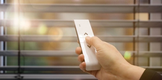 automatic blind with a remote
