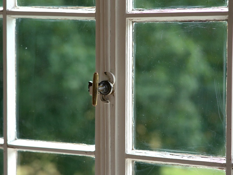 Full window replacement vs. Glass-only replacement: Which is right for you?
