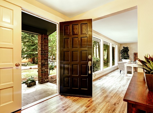 4 Tips on Choosing the Right Entry Door for Your Home